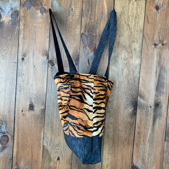 Hand Crafted Faux Fur Tote Bag with 2nd Makeup Bag - Picture 4 of 12